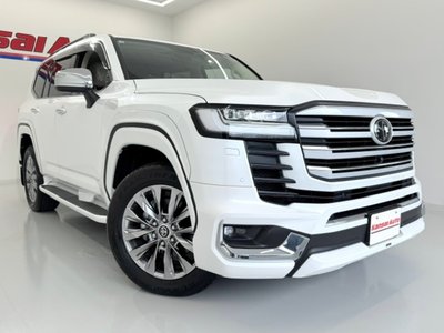 صورة 60 لـ 2025 Toyota LAND CRUISER 300