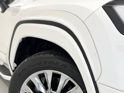 صورة 62 لـ 2025 Toyota LAND CRUISER 300