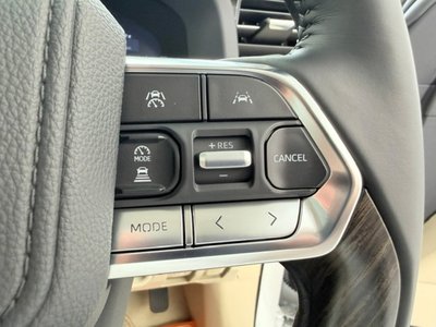 صورة 37 لـ 2025 Toyota LAND CRUISER 300