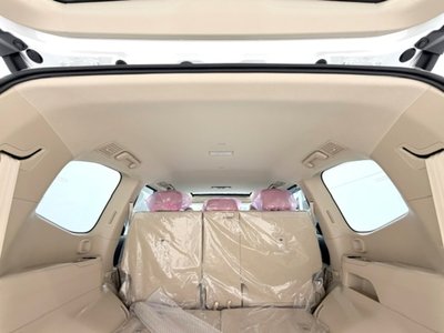 صورة 52 لـ 2025 Toyota LAND CRUISER 300