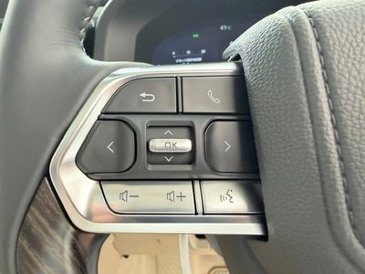 صورة 36 لـ 2025 Toyota LAND CRUISER 300
