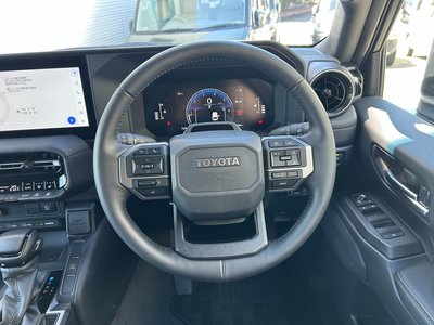 صورة 24 لـ 2025 Toyota LAND CRUISER 250