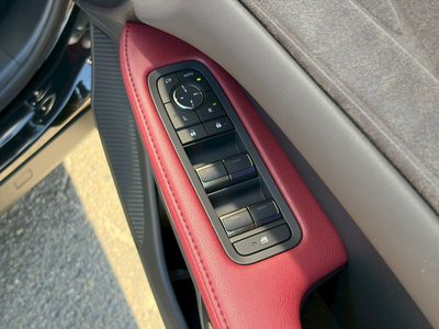 صورة مصغرة 80 لـ 2025 Lexus RX