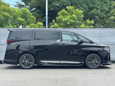 2025 Toyota VELLFIRE photo 16
