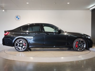 2025 BMW 3 SERIES photo 10