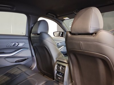 2025 BMW 3 SERIES thumbnail 31