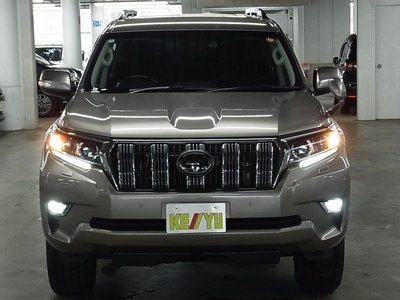 2020 Toyota LAND CRUISER PRADO photo 9