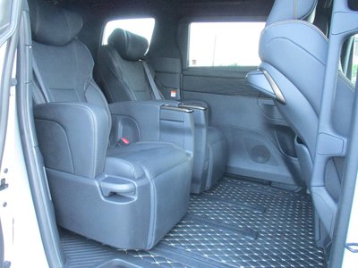 صورة 22 لـ 2025 Toyota ALPHARD