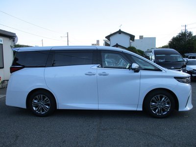 صورة 8 لـ 2025 Toyota ALPHARD