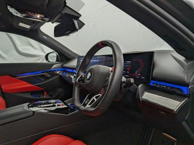 2024 BMW M5 thumbnail 25