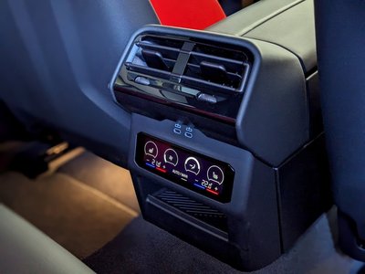 2024 BMW M5 thumbnail 71