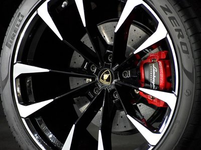 2019 Lamborghini URUS 照片 26