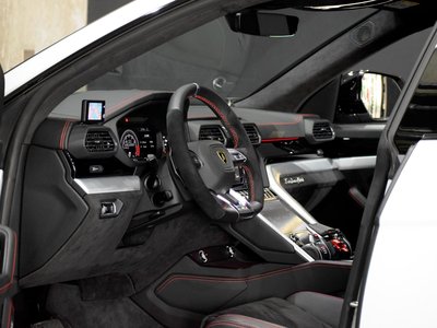 2019 Lamborghini URUS 照片 2