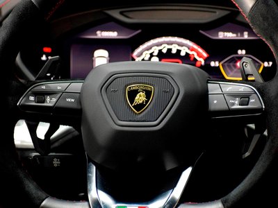 2019 Lamborghini URUS 照片 56