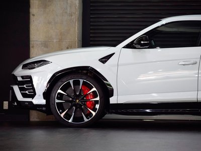 2019 Lamborghini URUS 照片 30