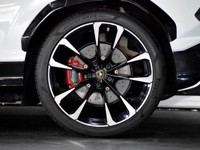 2019 Lamborghini URUS 照片 33