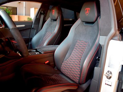 2019 Lamborghini URUS 照片 3