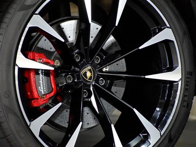 2019 Lamborghini URUS 照片 35
