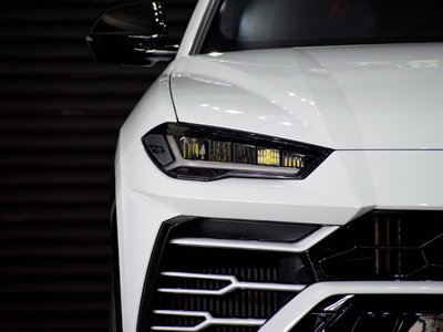2019 Lamborghini URUS 照片 12