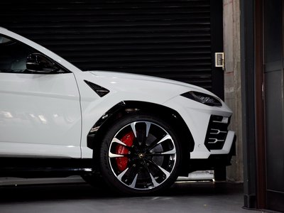 2019 Lamborghini URUS 照片 24