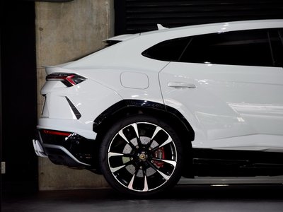 2019 Lamborghini URUS 照片 23