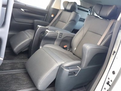 صورة 25 لـ 2022 Toyota ALPHARD