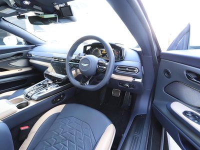 2025 Aston Martin VANQUISH 缩略图 21