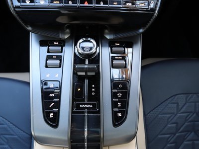 2025 Aston Martin VANQUISH 缩略图 31