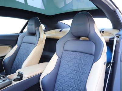 2025 Aston Martin VANQUISH 缩略图 41