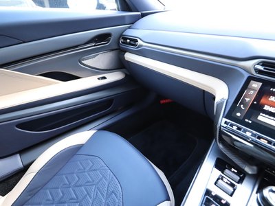 2025 Aston Martin VANQUISH 缩略图 33