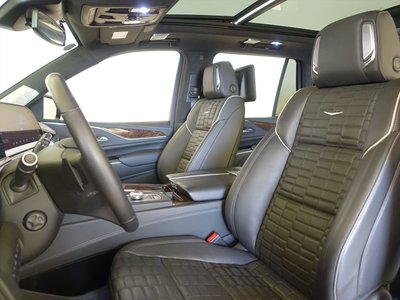 2022 Cadillac ESCALADE — миниатюра 18