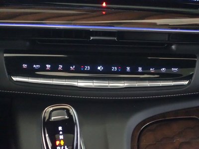 2022 Cadillac ESCALADE — миниатюра 13