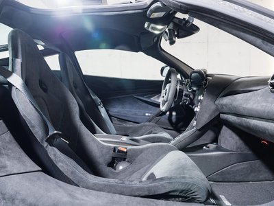 صورة 15 لـ 2021 Mclaren 765LT