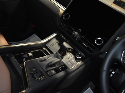 صورة مصغرة 22 لـ 2025 Lexus GX