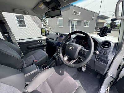 2025 Toyota LAND CRUISER 70 thumbnail 72
