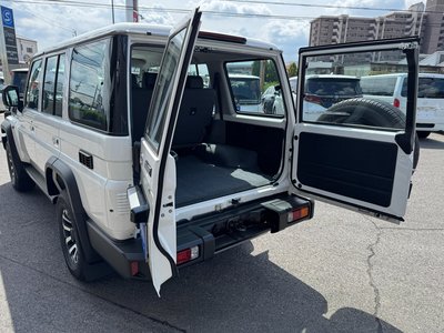 2025 Toyota LAND CRUISER 70 thumbnail 23