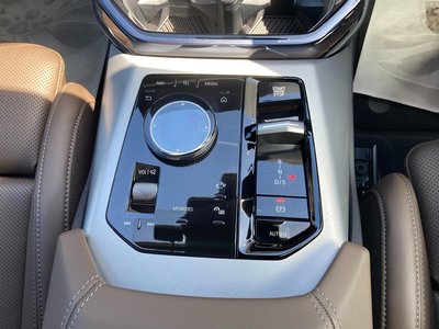 2025 BMW X3 thumbnail 32