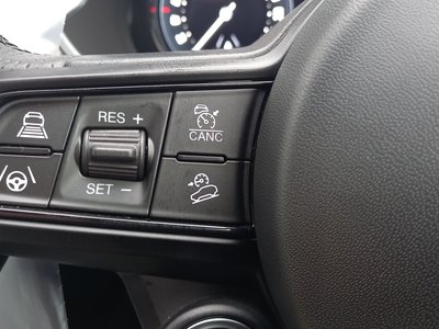 صورة 8 لـ 2025 ALFA Romeo STELVIO