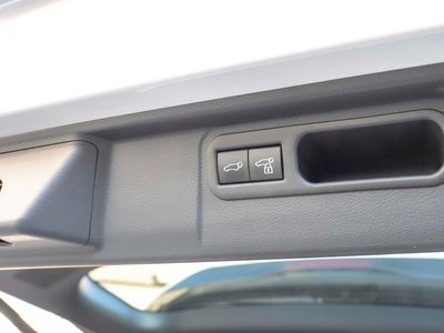 2024 Lexus LM 缩略图 32