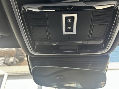 2025 LAND Rover RANGE ROVER VELAR thumbnail 32