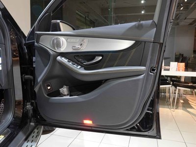 صورة 26 لـ 2018 Mercedes-BENZ GLC AMG