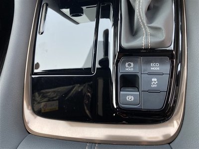صورة 23 لـ 2023 Toyota ALPHARD