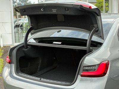 2026 BMW 3 SERIES 照片 9