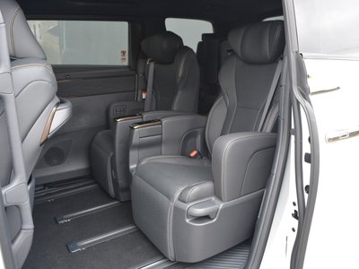 2025 Toyota ALPHARD — фото 125