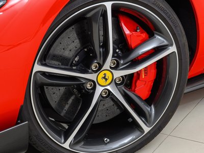 2025 Ferrari 296 GTS 照片 11