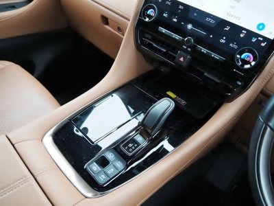 صورة 62 لـ 2023 Toyota VELLFIRE