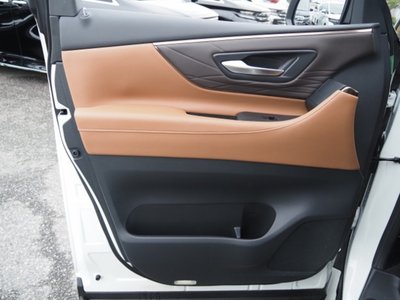 صورة 72 لـ 2023 Toyota VELLFIRE