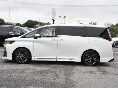 صورة 8 لـ 2023 Toyota VELLFIRE
