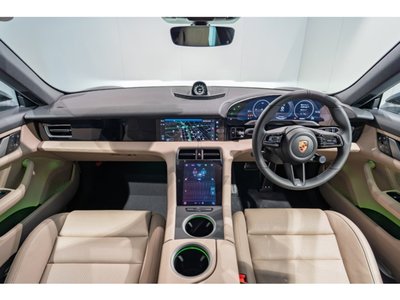 2026 Porsche TAYCAN photo 7