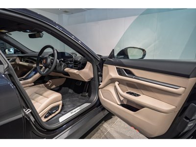 2026 Porsche TAYCAN photo 15